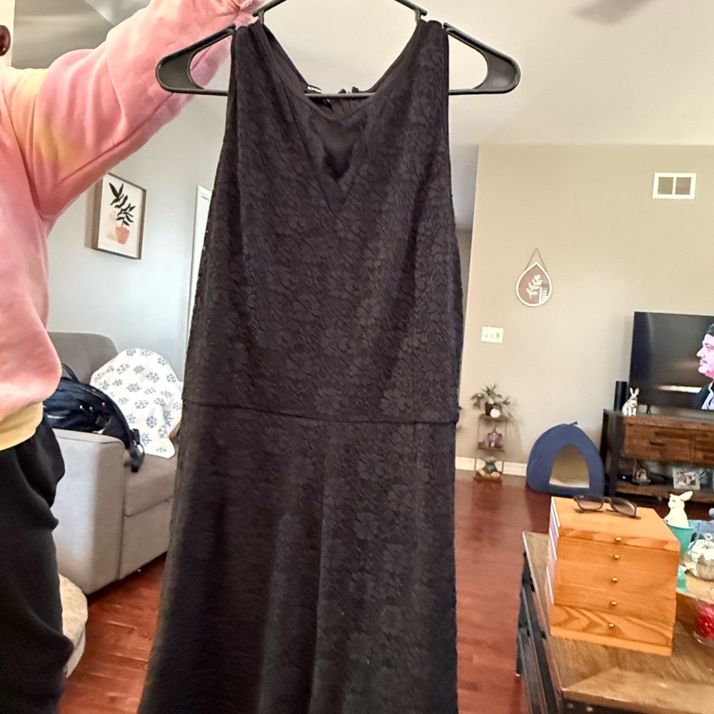 Elegant Black Sleeveless Dress